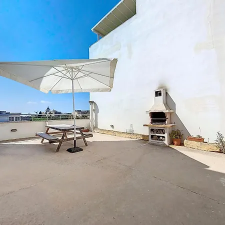 St Julians Entire House With Outdoor Space Casa vacanze *