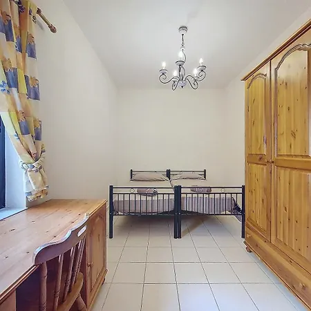 Holiday home St Julians Entire House With Outdoor Space Madliena
