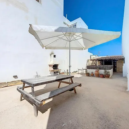 St Julians Entire House With Outdoor Space